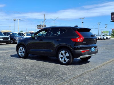 2021 Volvo XC40 T4 Momentum