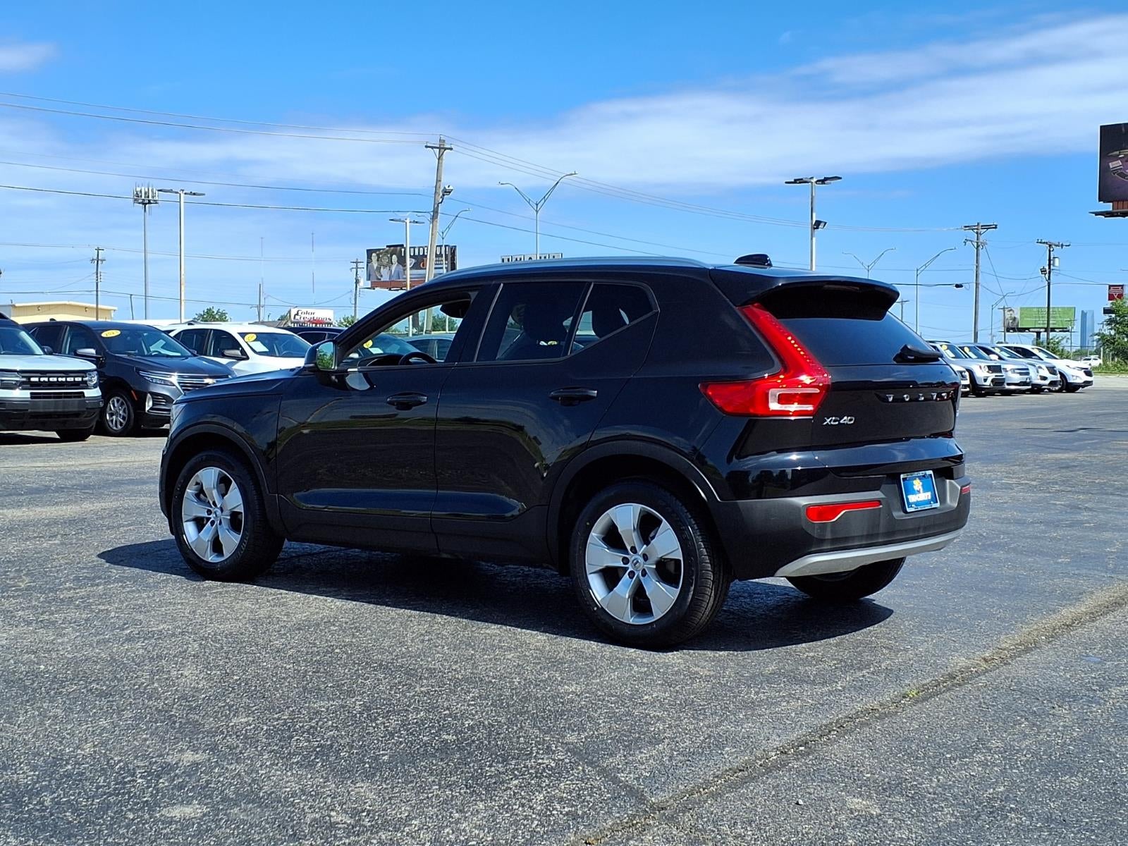 2021 Volvo XC40 T4 Momentum