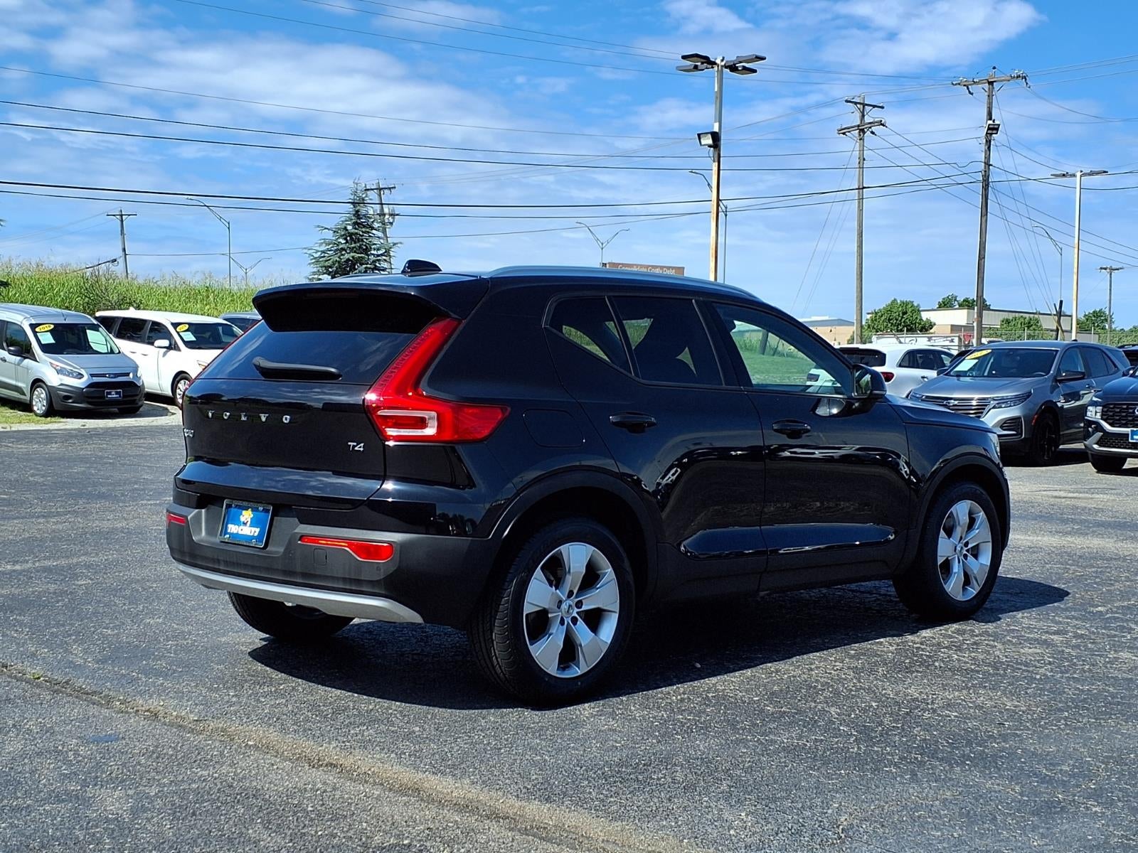 2021 Volvo XC40 T4 Momentum