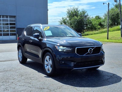 2021 Volvo XC40 T4 Momentum