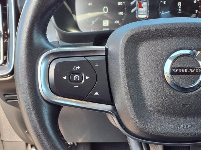 2021 Volvo XC40 T4 Momentum