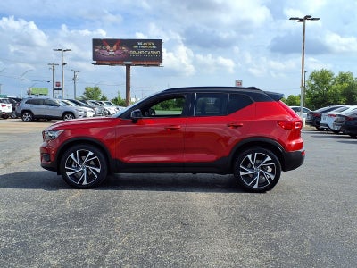 2021 Volvo XC40 T4 R-Design