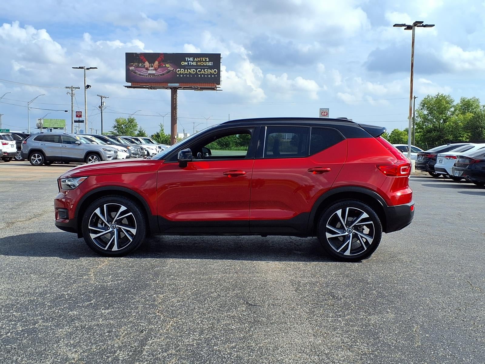 2021 Volvo XC40 T4 R-Design