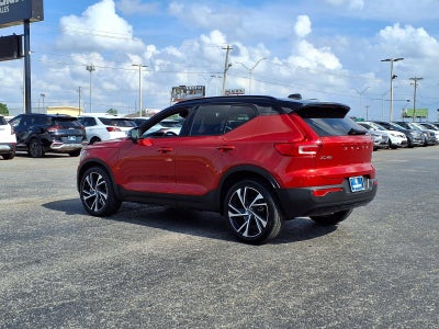 2021 Volvo XC40 T4 R-Design