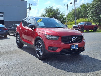 2021 Volvo XC40 T4 R-Design