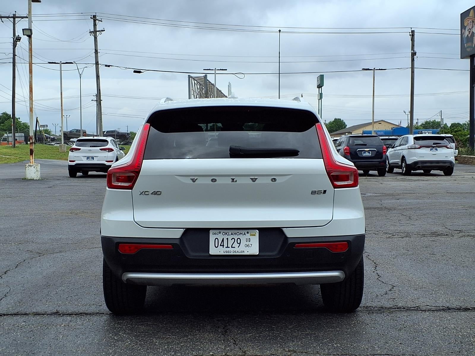 2023 Volvo XC40 B5 Plus Bright Theme