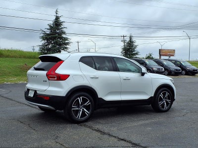 2023 Volvo XC40 B5 Plus Bright Theme