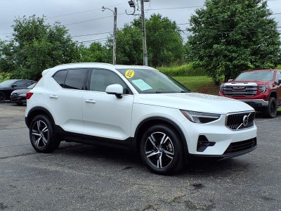 2023 Volvo XC40 B5 Plus Bright Theme