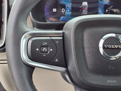2023 Volvo XC40 B5 Plus Bright Theme