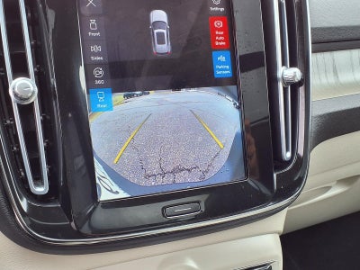 2023 Volvo XC40 B5 Plus Bright Theme