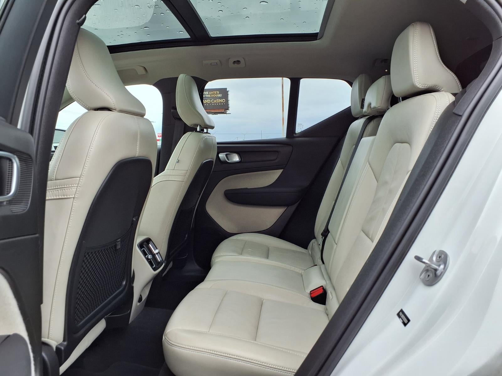 2023 Volvo XC40 B5 Plus Bright Theme