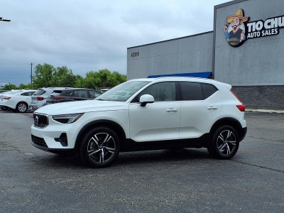 2023 Volvo XC40 B5 Plus Bright Theme
